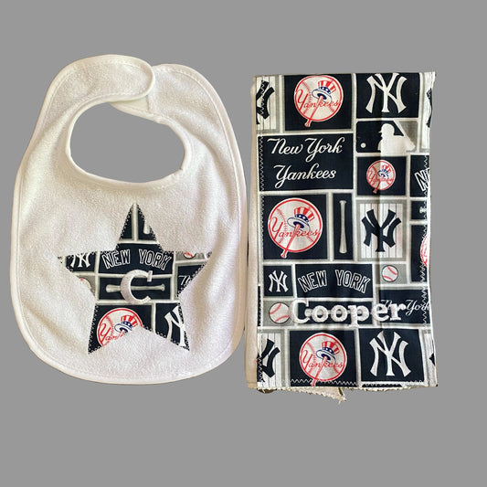 Bib & Burp Cloth Set:  Yankees (Boy)