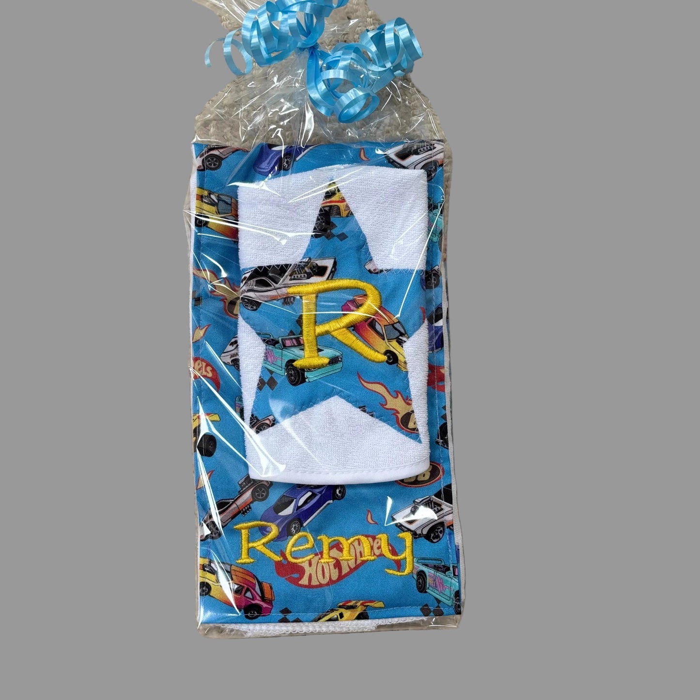 Bib & Burp Cloth Set: Hot Wheels (Boy)